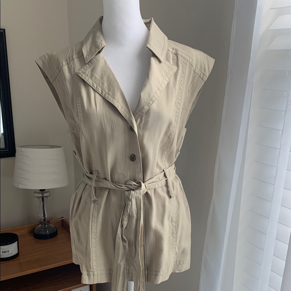 NWT Banana Republic Factory Beige Sleeveless Button-Up Vest with Belt- XS